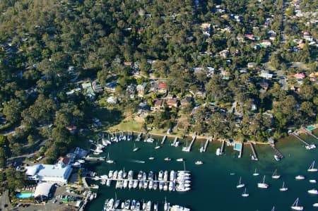 Aerial Image of HORSE SHOE COVE, NEWPORT