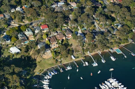 Aerial Image of HORSE SHOE COVE, NEWPORT