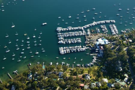 Aerial Image of HORSE SHOE COVE, NEWPORT