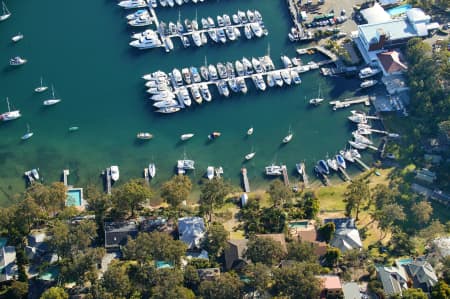 Aerial Image of HORSE SHOE COVE, NEWPORT