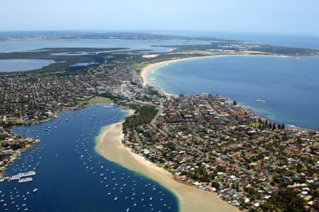 Aerial Image of CRONULLA LOOKING NORTH EAST