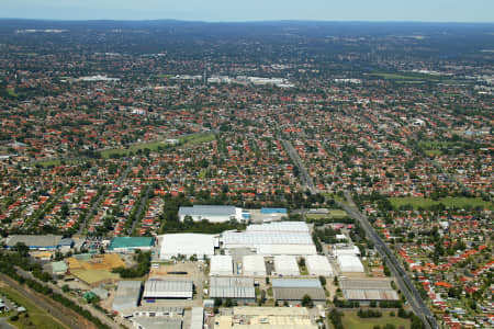 Aerial Image of GREENACRE LOOKING SOUTH WEST.