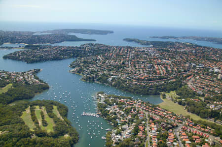 Aerial Image of CAMMERAY TO THE HEADS.