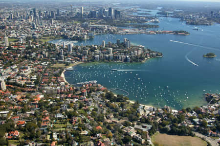 Aerial Image of BELLEVUE TO THE CITY.