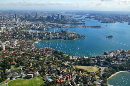 Aerial Image of BELLEVUE HILL TO THE CITY.