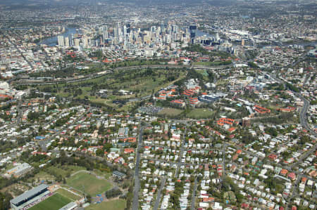 Aerial Image of KELVIN GROVE TO BRISBANE CITY.