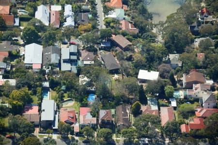 Aerial Image of CLARENCE STREET AND NORTH HARBOUR STREET IN BALGOWLAH.