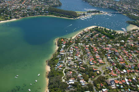 Aerial Image of CLONTARF.