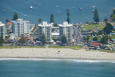 Aerial Image of MAIN BEACH, MOUNT MAUNGANUI.