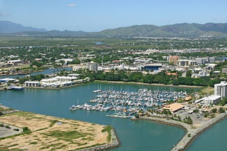 Aerial Image of BREAKWATER MARINA, TOWNSVILLE.