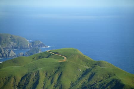 Aerial Image of ROAD ATOP RISE.