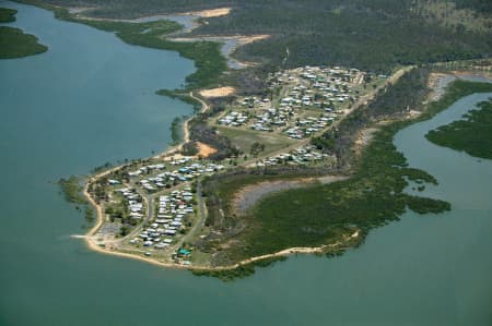 Aerial Image of PENINSULA COMMUNITY IN GLADSTONE.