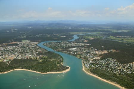 Aerial Image of BOYNE ISLAND AND TANNUM SANDS GLADSTONE.