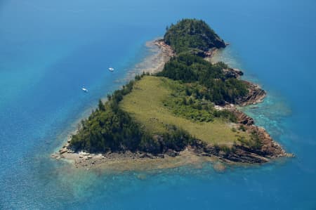 Aerial Image of SMALL ISLAND IN WHITSUNDAYS.