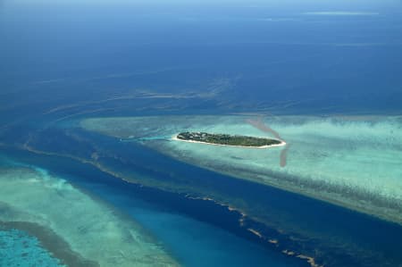 Aerial Image of HERON ISLAND.