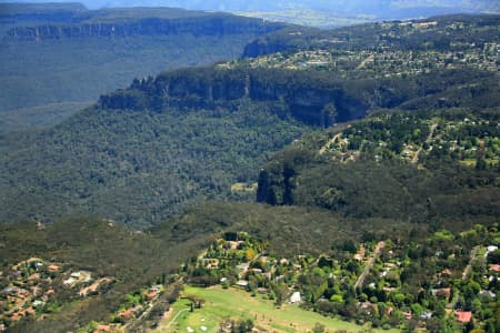 Aerial Image of LEURA CLIFFS.