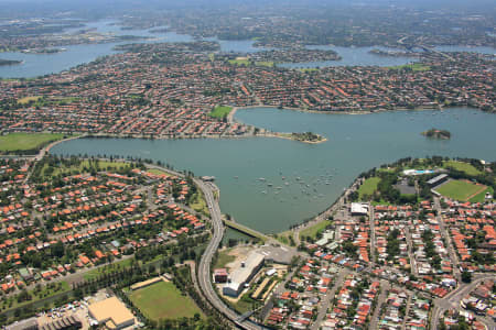 Aerial Image of LOOKING NORTH WEST FROM LILYFIELD.