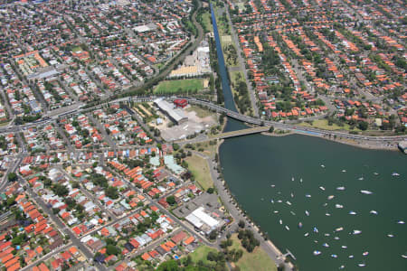 Aerial Image of IRON COVE LILYFIELD.