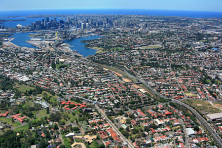 Aerial Image of THE CITY FROM LILYFIELD.