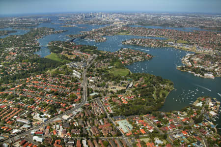 Aerial Image of GLADESVILLE  TO THE CITY.