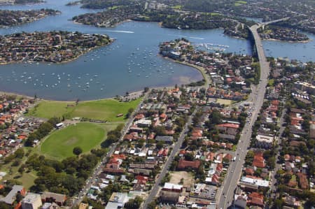 Aerial Image of DRUMMOYNE TO HUNTLEYS COVE.