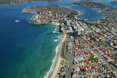 Aerial Image of CRONULLA LOOKING SOUTH.