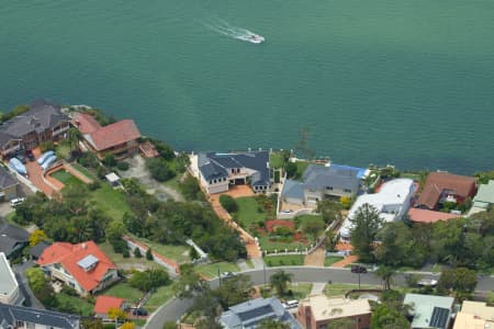 Aerial Image of WATERFRONT HOMES BURRANEER.