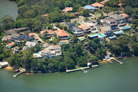 Aerial Image of WATERFRONT HOMES BLAKEHURST.