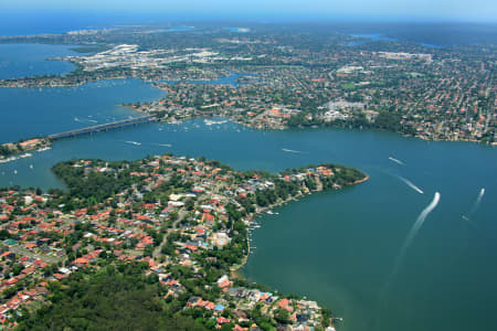 Aerial Image of BLEAKEHURST AND GEORGES RIVER.