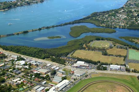 Aerial Image of WEST GOSFORD TO POINT FREDERICK.