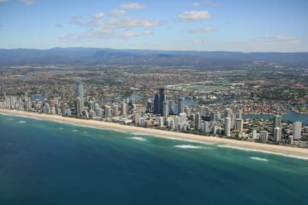 Aerial Image of SURFERS PARADISE TO HINTERLAND.