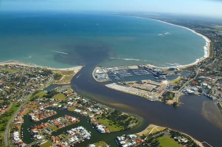 Aerial Image of HALLS HEAD, SILVER SANDS AND MANDURAH.