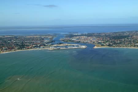 Aerial Image of MANDURAH AND HALLS HEAD.
