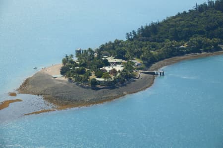 Aerial Image of DAYDREAM ISLAND RESORT AND SPA.