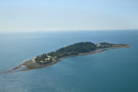 Aerial Image of DAYDREAM ISLAND RESORT AND SPA.