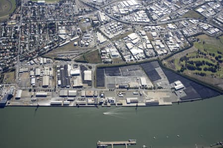 Aerial Image of EAGLE FARM AND BRISBANE RIVER.