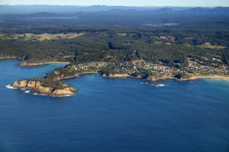 Aerial Image of PRETTY POINT AND MALUA BAY