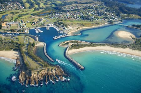 Aerial Image of BERMAGUI POINT AND MOOREHEADS BEACH