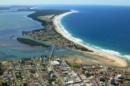 Aerial Image of THE ENTRANCE