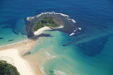 Aerial Image of GREEN ISLAND, CUNJURONG POINT
