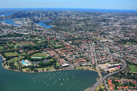 Aerial Image of LILYFIELD TO THE CITY