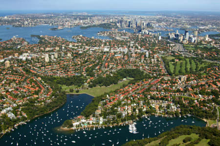 Aerial Image of CAMMERAY TO THE CITY