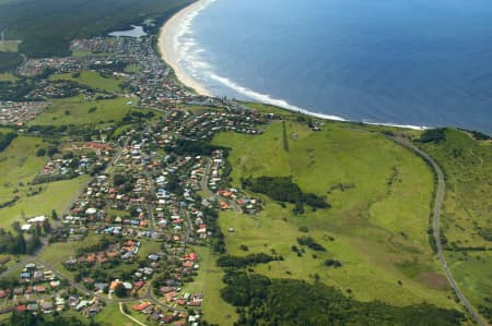Aerial Image of LENNOX HEAD AND SEVEN MILE BEACH
