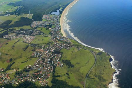 Aerial Image of LENNOX HEAD