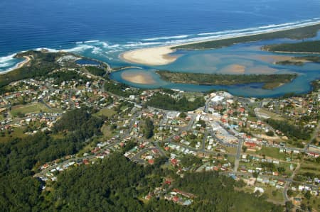 Aerial Image of NAMBUCCA HEADS AND RIVER