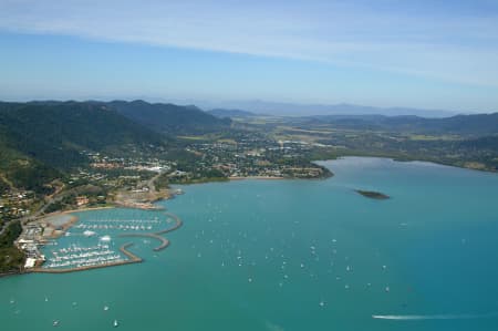 Aerial Image of AIRLIE BEACH TO CANNONVALE