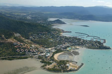 Aerial Image of AIRLIE BEACH