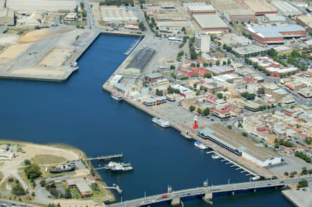 Aerial Image of QUEENS WHARF AND NO 1 DOCK