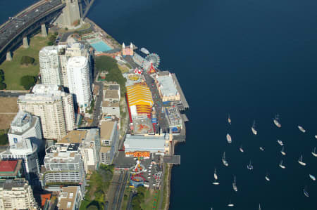 Aerial Image of MILSONS POINT AND LUNA PARK