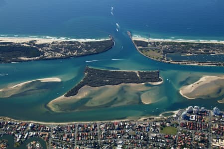 Aerial Image of BIGERRA WATERS AND LABRADOR.